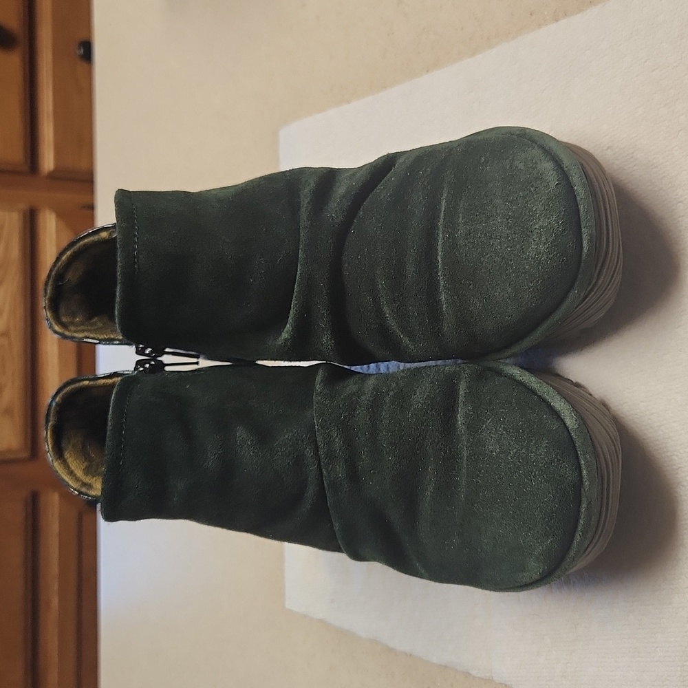 Fly London Women's Size 8 Forest Green Wedge Boots/Booties, GUC